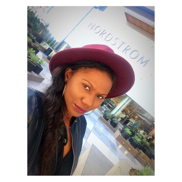 ✨✨Meet Your Seller✨✨ - Picture 6 of 8